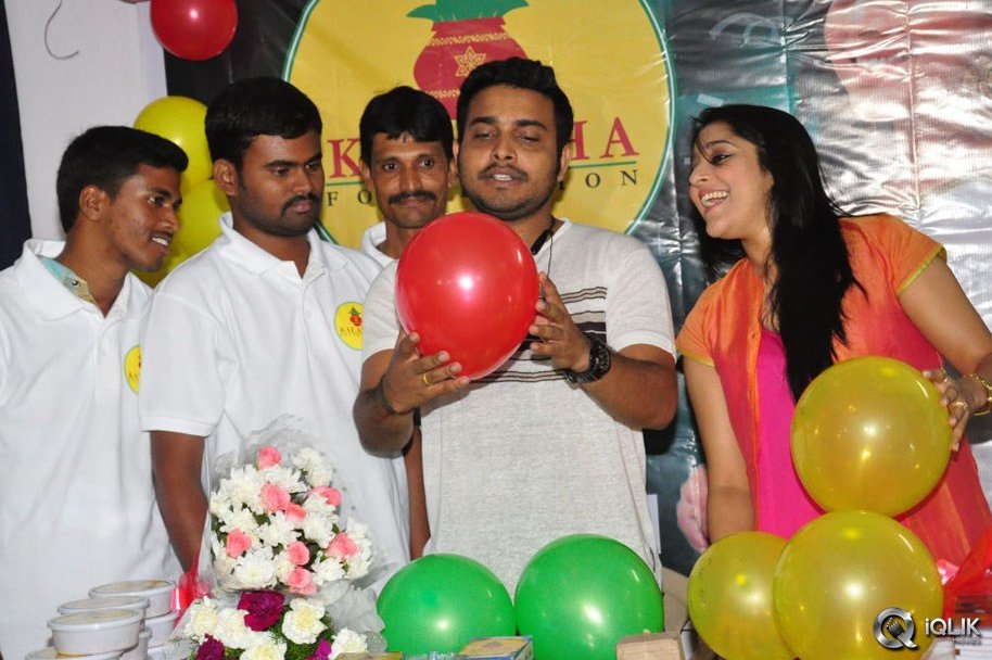 Rashmi-Goutham-And-Getup-Srinu-At-Akshara-Kalasha-Foundation